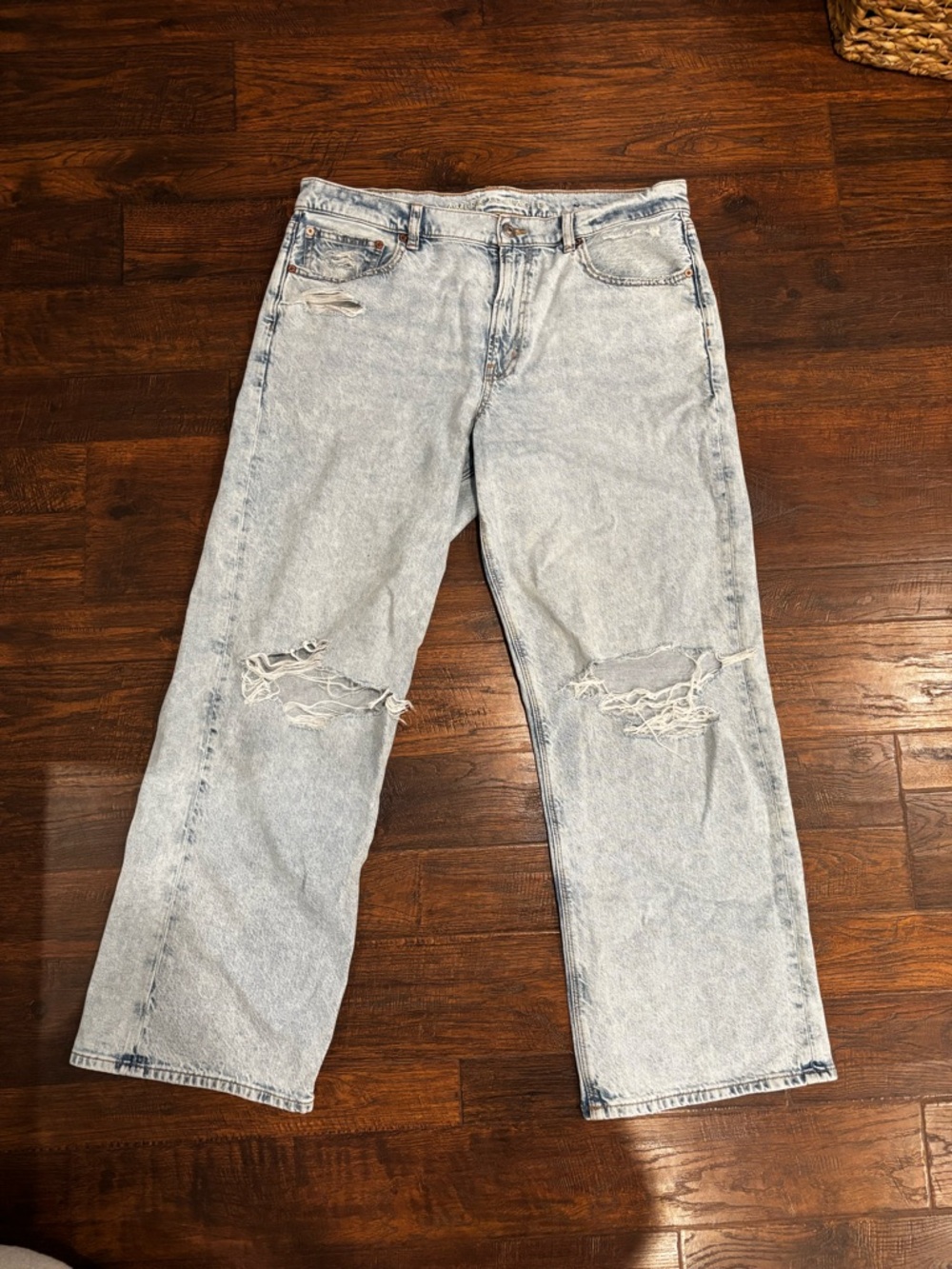 American Eagle Outfitters Light Blue Distressed Relaxed Jeans